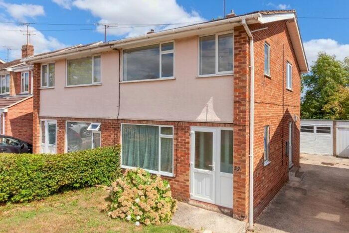 3 Bedroom Semi-Detached House To Rent In Nuffield Drive, Banbury, OX16