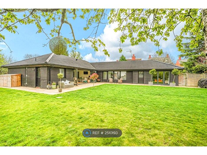 4 Bedroom Detached House To Rent In London Road, Towcester, NN12