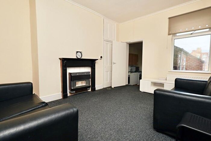 3 Bedroom Flat To Rent In Wingrove Avenue, Fenham, Newcastle Upon Tyne, NE4