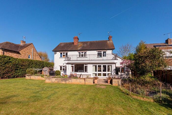 4 Bedroom Detached House For Sale In Altwood Close, Maidenhead, SL6
