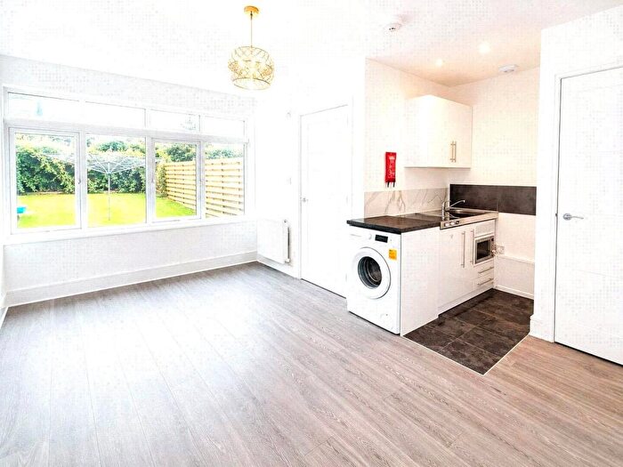 Apartment To Rent In Elizabeth Way, Harlow, Essex, CM19