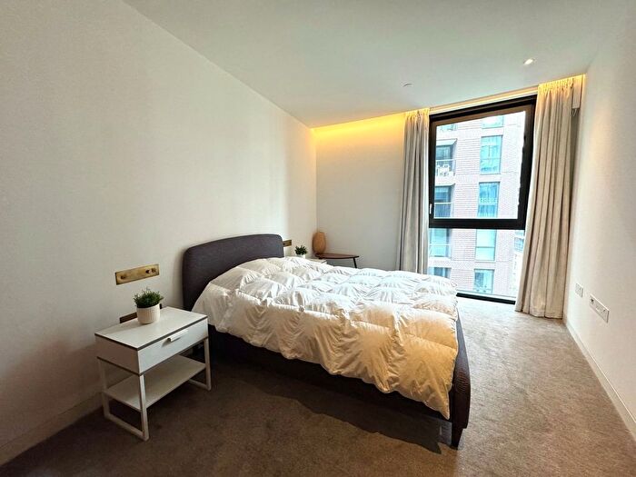 1 Bedroom Flat For Sale In Lewis Cubitt Square, London, N1C