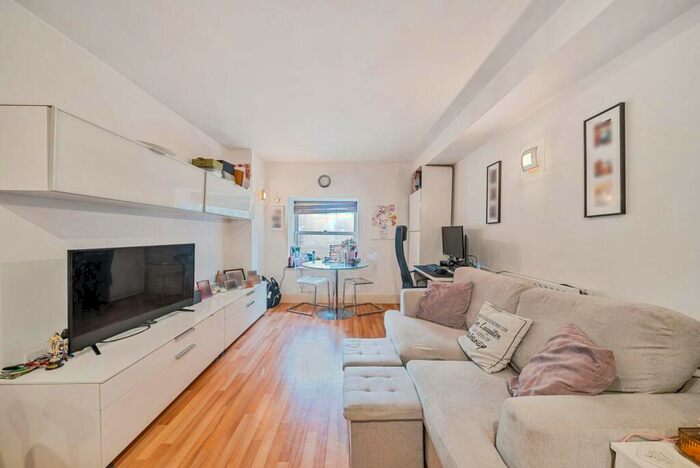 1 Bedroom Flat To Rent In Cadogan Road, Woolwich, London, SE18