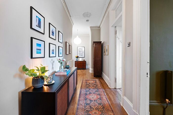 2 Bedroom Flat For Sale In Brownlie Street, Glasgow, G42