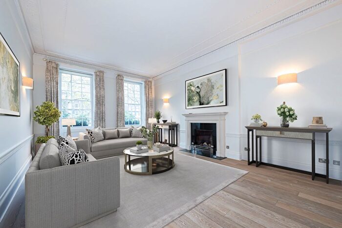 3 Bedroom Maisonette To Rent In Lowndes Square, Knightsbridge, SW1X