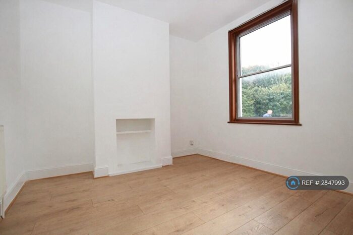 2 Bedroom End Of Terrace House To Rent In Church Hill, Chatham, ME5