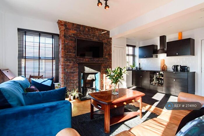 2 Bedroom Flat To Rent In Windsor House, Cardiff, CF10