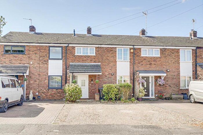 3 Bedroom Terraced House For Sale In Northcourt, Leighton Buzzard, LU7