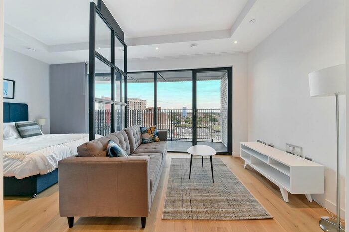 Studio To Rent In Defoe House, London City Island, London, E14