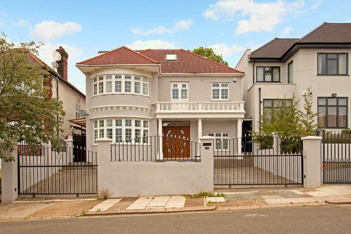 5 Bedroom Detached House To Rent In Alexander Avenue, London, NW10