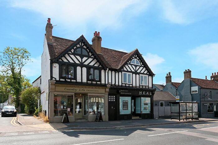 2 Bedroom Flat To Rent In High Street, Bushey, Herts, WD23