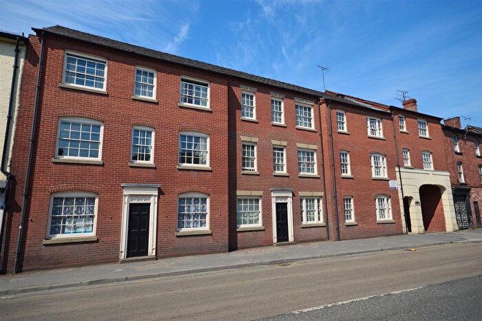 1 Bedroom Flat For Sale In Bridge Court, Leominster, Herefordshire, HR6