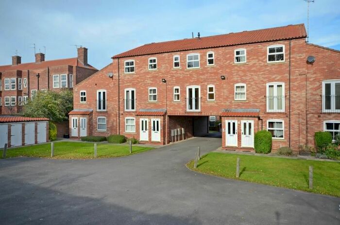 2 Bedroom Flat To Rent In Alne Terrace, Heslington Road, York, YO10