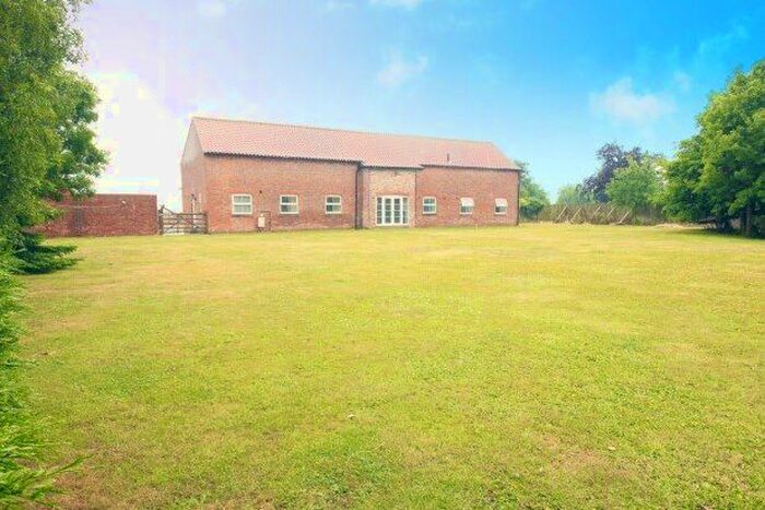 3 Bedroom Barn Conversion To Rent In High Moor Lane, York, YO30
