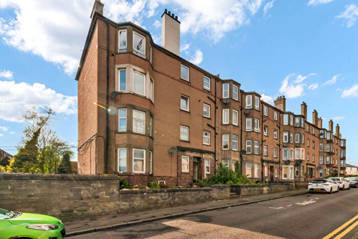 2 Bedroom Apartment For Sale In Cardross Street, Dundee, DD4