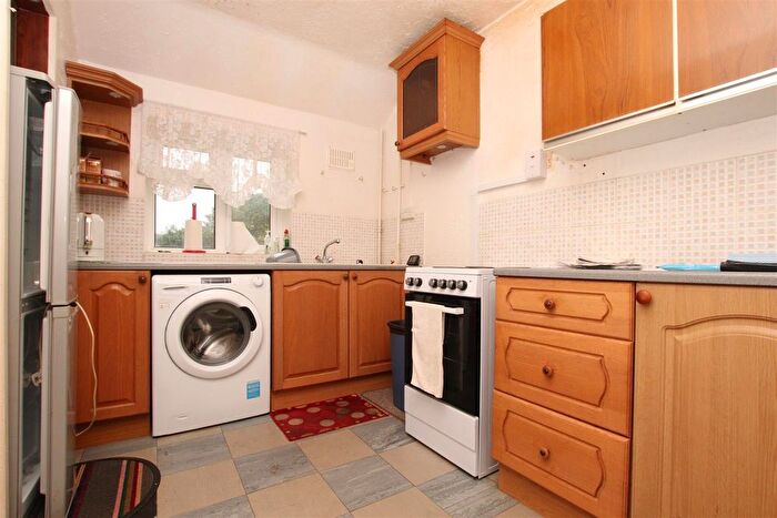 2 Bedroom Maisonette For Sale In Mincinglake Road, Stoke Hill, Exeter, EX4