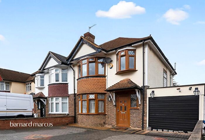 3 Bedroom Semi Detached House For Sale In Somerset Close, New Malden, KT3