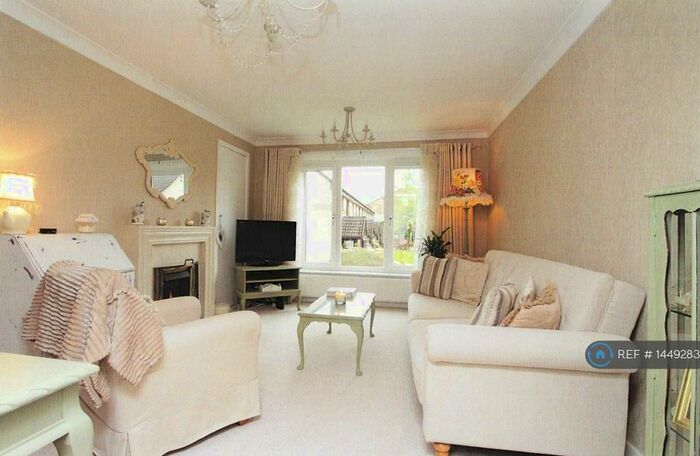 1 Bedroom Flat To Rent In Kelvin Road, East Kilbride, G75