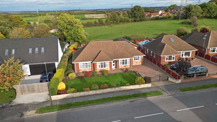 4 Bedroom Detached Bungalow For Sale In Blacksmith Lane, Chesterfield, S44
