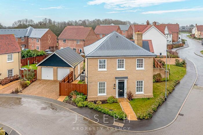 4 Bedroom Detached House For Sale In Roe Deer Drive, Capel St. Mary, IP9