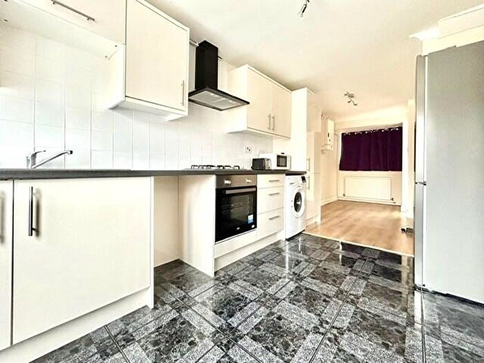 3 Bedroom House To Rent In Fryerns, Basildon, SS14