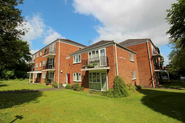 1 Bedroom Flat To Rent In Hazel Court, The Avenue, Hitchin, SG4