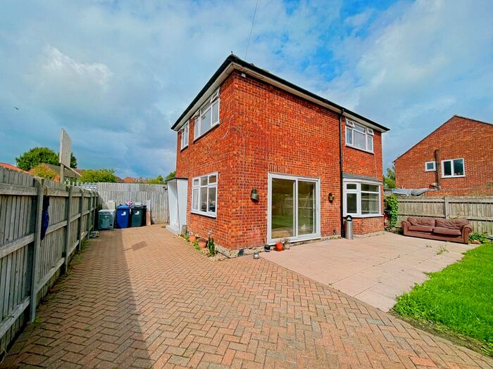 3 Bedroom Detached House To Rent In Godfrey Avenue, Northolt, UB5