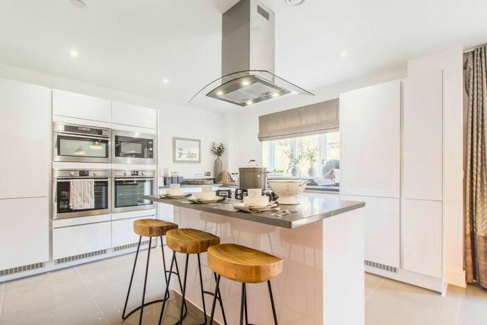 5 Bedroom Property To Rent In Cuneo Mews, Mill Hill, London, NW7