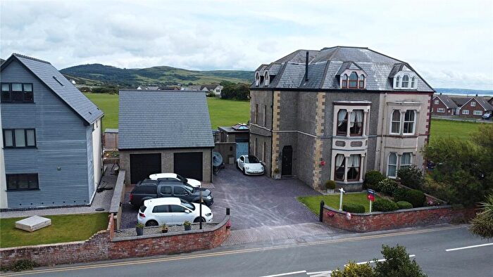 7 Bedroom Semi-Detached House For Sale In Neptune Road, Tywyn, Gwynedd, LL36