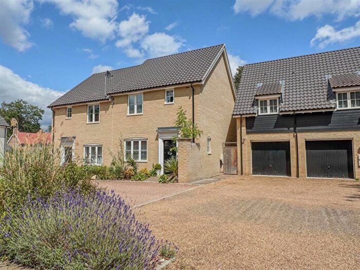 3 Bedroom Semi Detached House For Sale In Jersey Meadow, Kentford, CB8