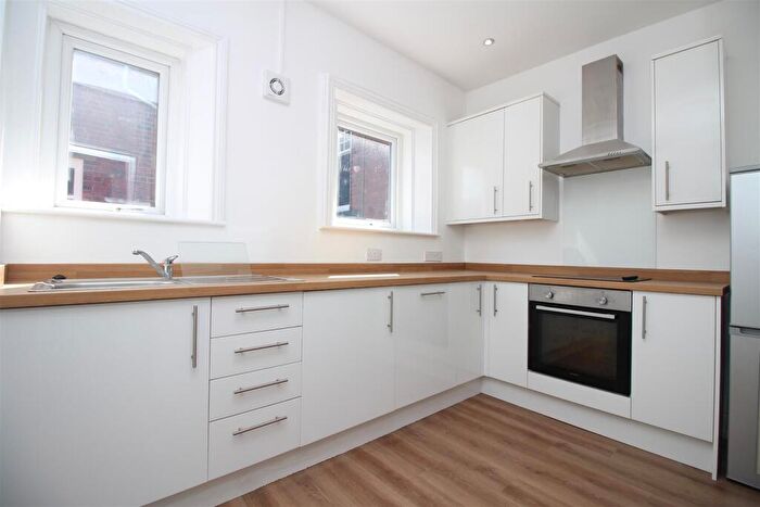 1 Bedroom Flat To Rent In Tankerville Place, Jesmond, Newcastle Upon Tyne, NE2
