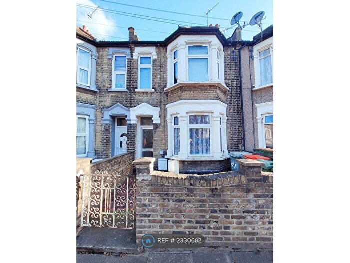 2 Bedroom Flat To Rent In Little Ilford Lane, London, E12