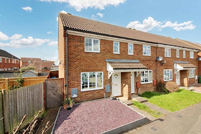 3 Bedroom End Of Terrace House For Sale In Brotheridge Court, Aylesbury, HP21