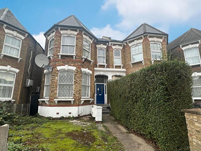 1 Bedroom Flat For Sale In Flat A Fairholt Road, Stamford Hill, London, N16