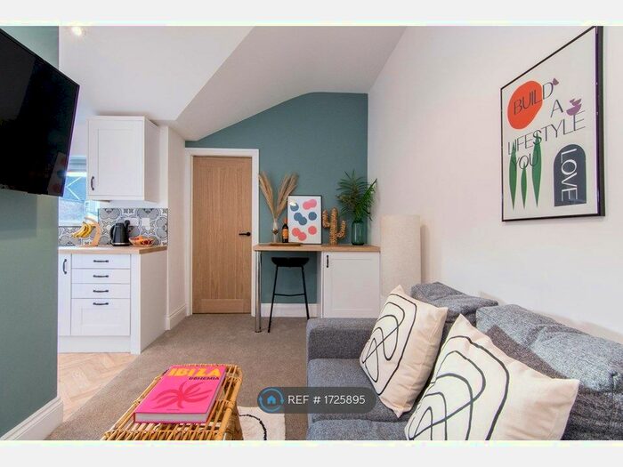 1 Bedroom Flat To Rent In Market Street, Warwickshire, CV21