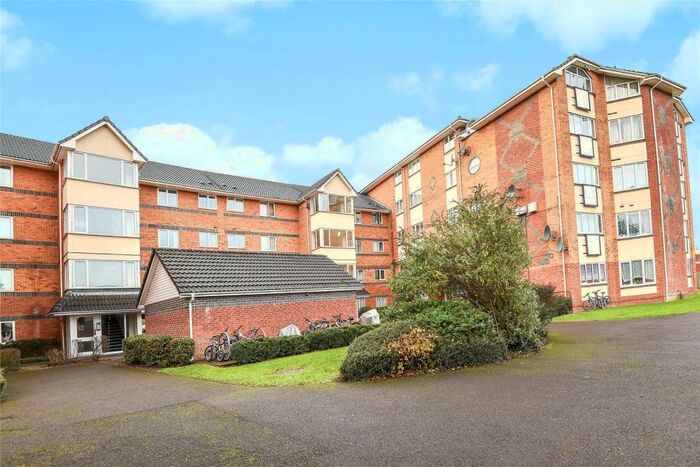 2 Bedroom Apartment To Rent In Winslet Place, Oxford Road, Reading, Berkshire, RG30