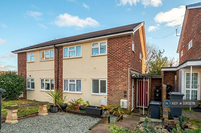 1 Bedroom Flat To Rent In Saffron Close, Hoddesdon, EN11