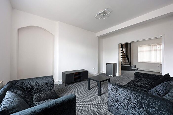 3 Bedroom Terraced House To Rent In Whalley Road, Read, BB12