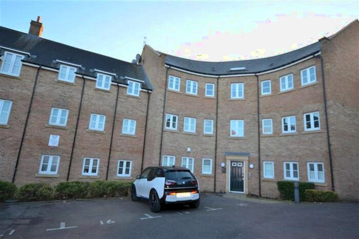 2 Bedroom Apartment To Rent In Campus Court, The Campus, Loughton, IG10