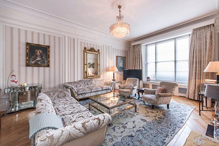 5 Bedroom Maisonette To Rent In Eccleston Square, London, SW1V