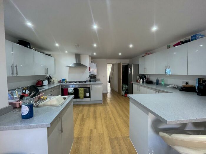 7 Bedroom Terraced House To Rent In Flora Street, Cathays, CF24