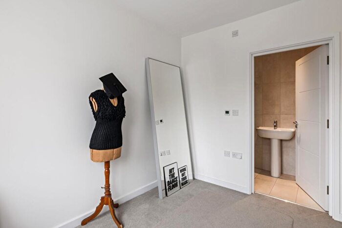 3 Bedroom Terraced House For Sale In Holland Mews, Hove, BN3 - Photo 12
