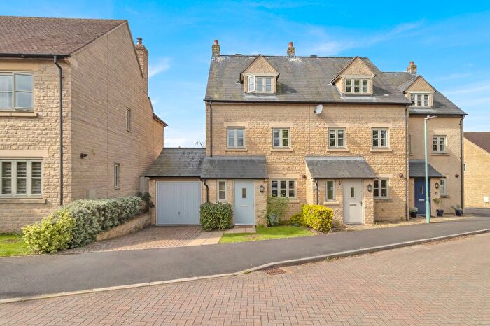 3 Bedroom End Terrace House For Sale In Deacons Close, Kings Stanley, Gloucestershire, GL10