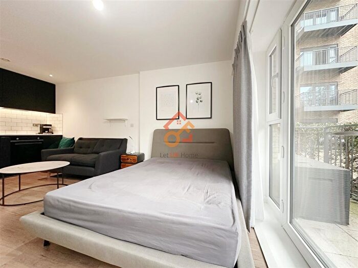 Studio To Rent In Fairbank House, Beaufort Square, London, NW9