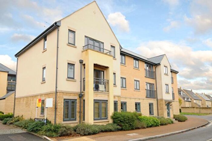 2 Bedroom Flat For Sale In Carterton, Oxfordshire, OX18