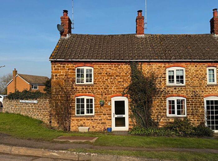 2 Bedroom End Of Terrace House To Rent In Long Row Cottages, Everdon, Northants., NN11