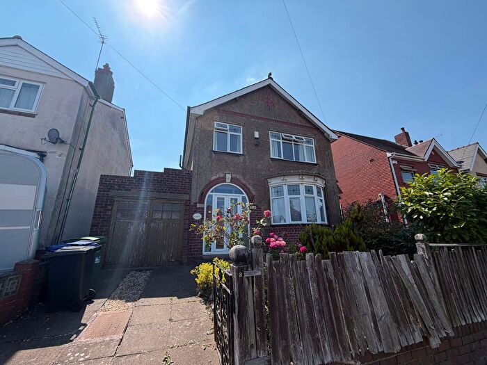 3 Bedroom Semi-Detached House To Rent In Beecher Road, Halesowen, B63
