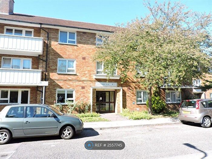 2 Bedroom Flat To Rent In South Street, Southsea, PO5