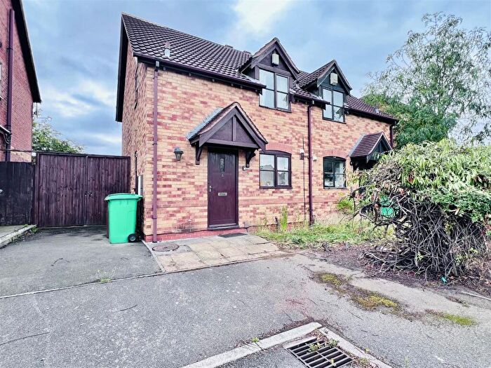 2 Bedroom House To Rent In Grinsbrook, Lenton, Nottingham, NG7