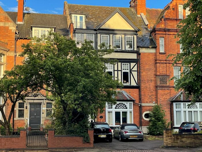 1 Bedroom Flat To Rent In East Park Parade, Northampton, Northamptonshire, NN1